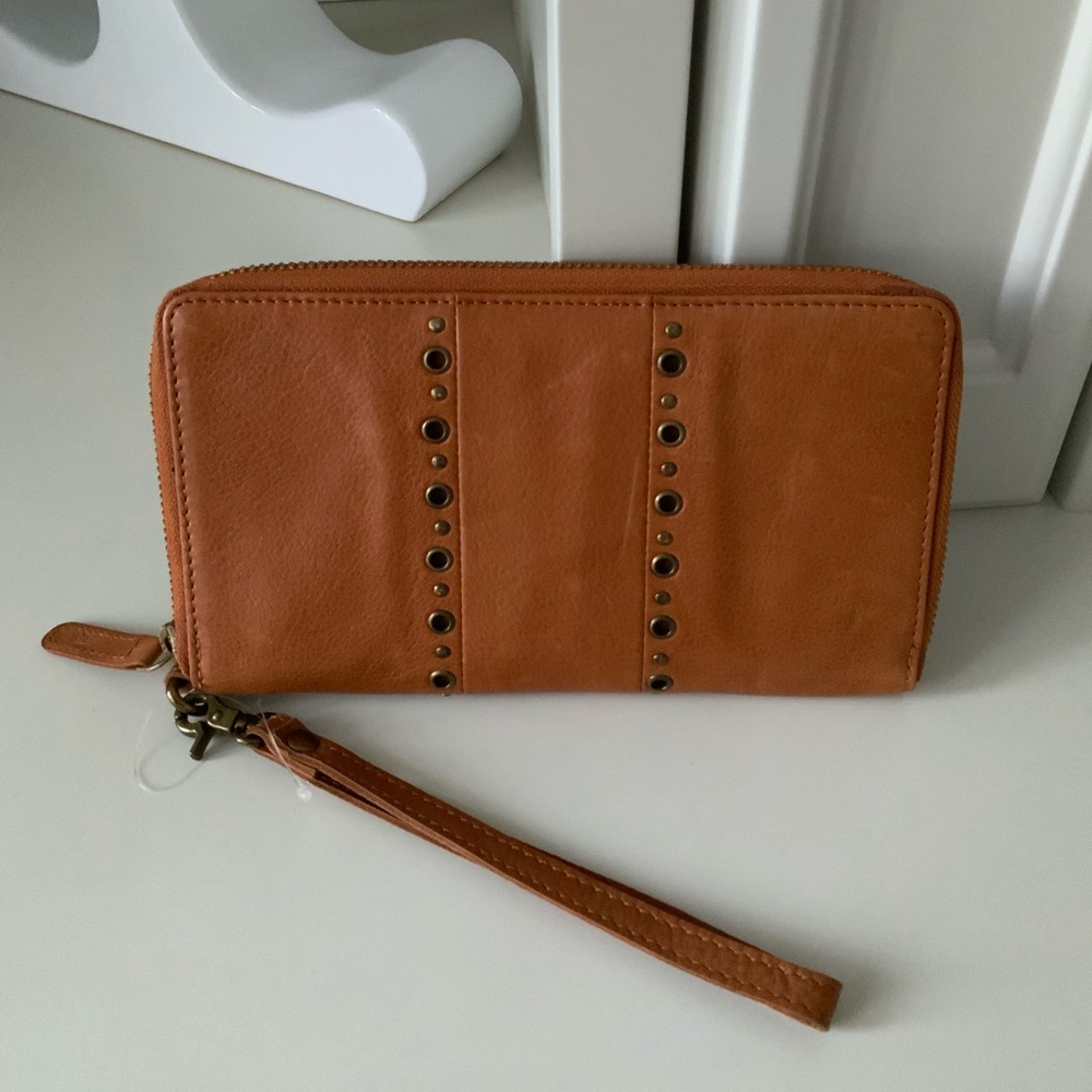 VILENCA HOLLAND Tan Brown Pebbled Leather Boho Distressed Wallet With Strap NEW
